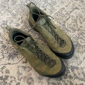Arcteryx approach shoes